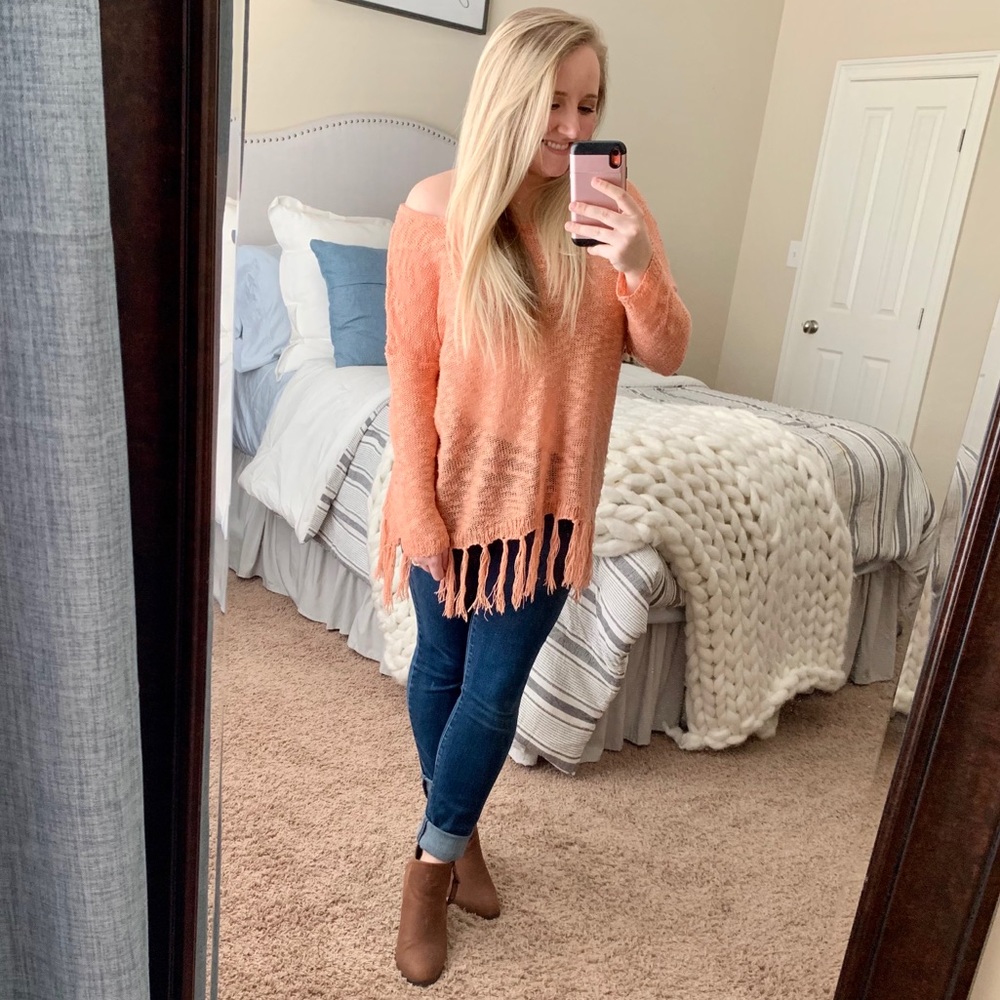 🎉HP🎉 Umgee Pink/Coral Boho Fringe Sweater Large